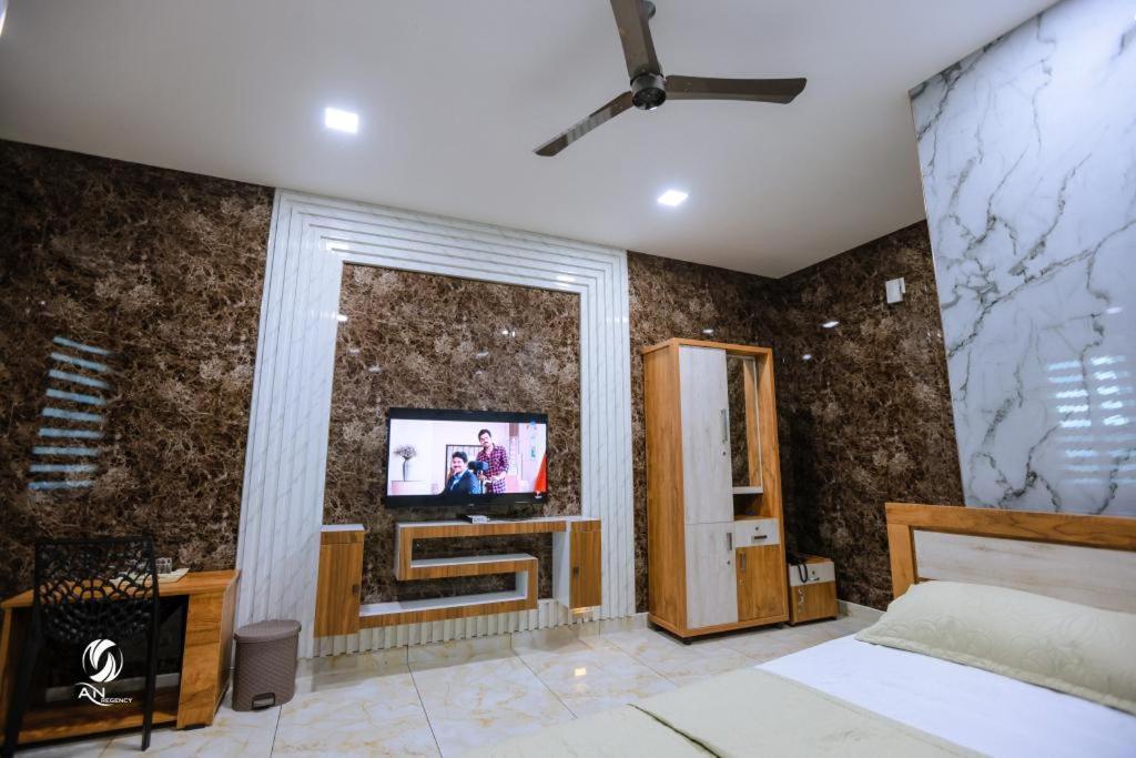 An Regency Hotel Edappal Exterior photo