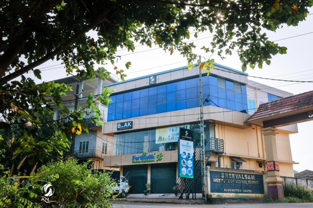 An Regency Hotel Edappal Exterior photo